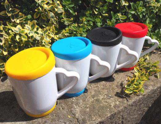 Sublimation mug with heart shape handle - a colorful silicone lid and stand